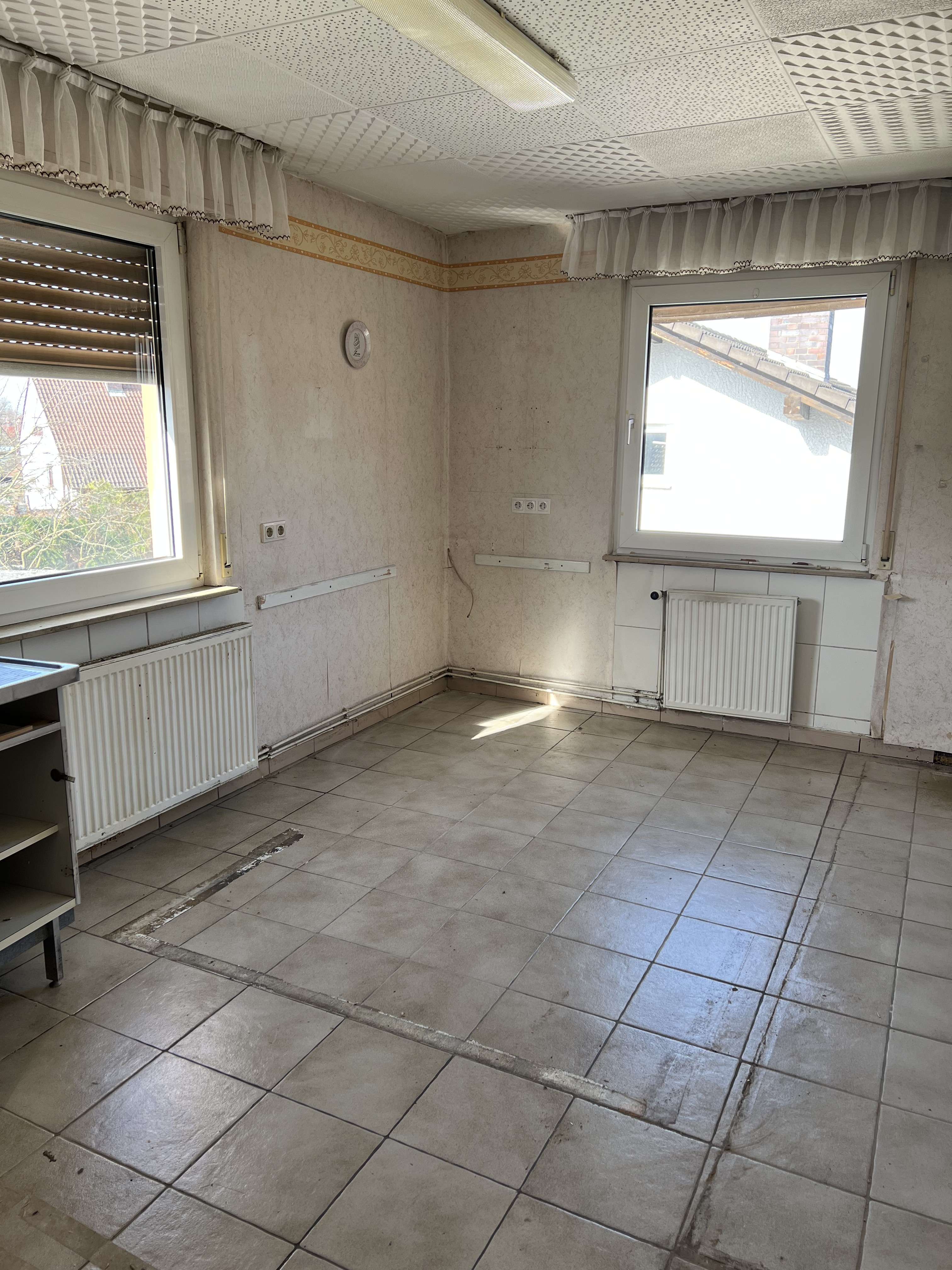 Immobilie in Langenselbold - Sanierungsbedürftiges Mehrfamilienhaus in Langenselbold - Bild 1