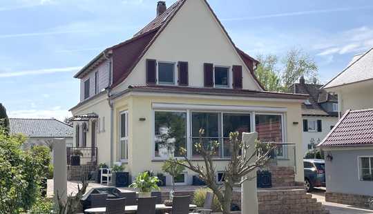 Bild von -Rossellit Immobilien- Wohnen mit Stil und Charme – Großzügiges Einfamilienhaus mit Traumgarten