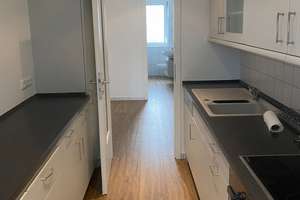 Moderne ruhige 3-Zimmer-Wohnung zentral in Leverkusen mit Balkon und Allgemeingarten – Die vollständige Adresse der Immobilie erhältst du vom Anbieter., 51373 Wiesdorf, Leverkusen – Vorschaubild 8