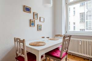 Charmante 2-Zimmer-Wohnung in repräsentativem Altbau in bester Lage von Charlottenburg – Die vollständige Adresse der Immobilie erhältst du vom Anbieter., 10627 Charlottenburg, Berlin – Vorschaubild 15