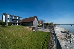 WASSERLAGE DELUXE
ANKOMMEN - AUFATMEN - AM SEE ZUHAUSE – Die vollständige Adresse der Immobilie erhältst du vom Anbieter., 78476 Allensbach – Vorschaubild 6