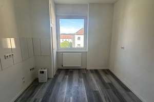 Helle 3 - Zimmer Wohnung mit separatem Mansardenzimmer in schöner Lage zu vermieten!  – Grafschaftsweg 6, 58675 Hemer – Vorschaubild 4