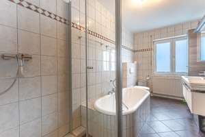 5-Zimmer-Maisonettewohnung mit Balkon und Garage auf tollem Grundstück am Brasselsberg – Die vollständige Adresse der Immobilie erhältst du vom Anbieter., 34132 Brasselsberg, Kassel – Vorschaubild 7