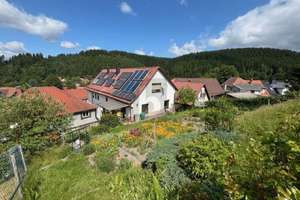 FAMILIENIDYLL MIT SOLARANLAGE & GARTENPARADIES – Die vollständige Adresse der Immobilie erhältst du vom Anbieter., 98544 Benshausen – Vorschaubild 3