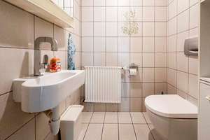 Raum für Ideen: Großzügiges Wohnhaus mit Garage, Hof und Scheune – Die vollständige Adresse der Immobilie erhältst du vom Anbieter., 91452 Wilhermsdorf – Vorschaubild 8