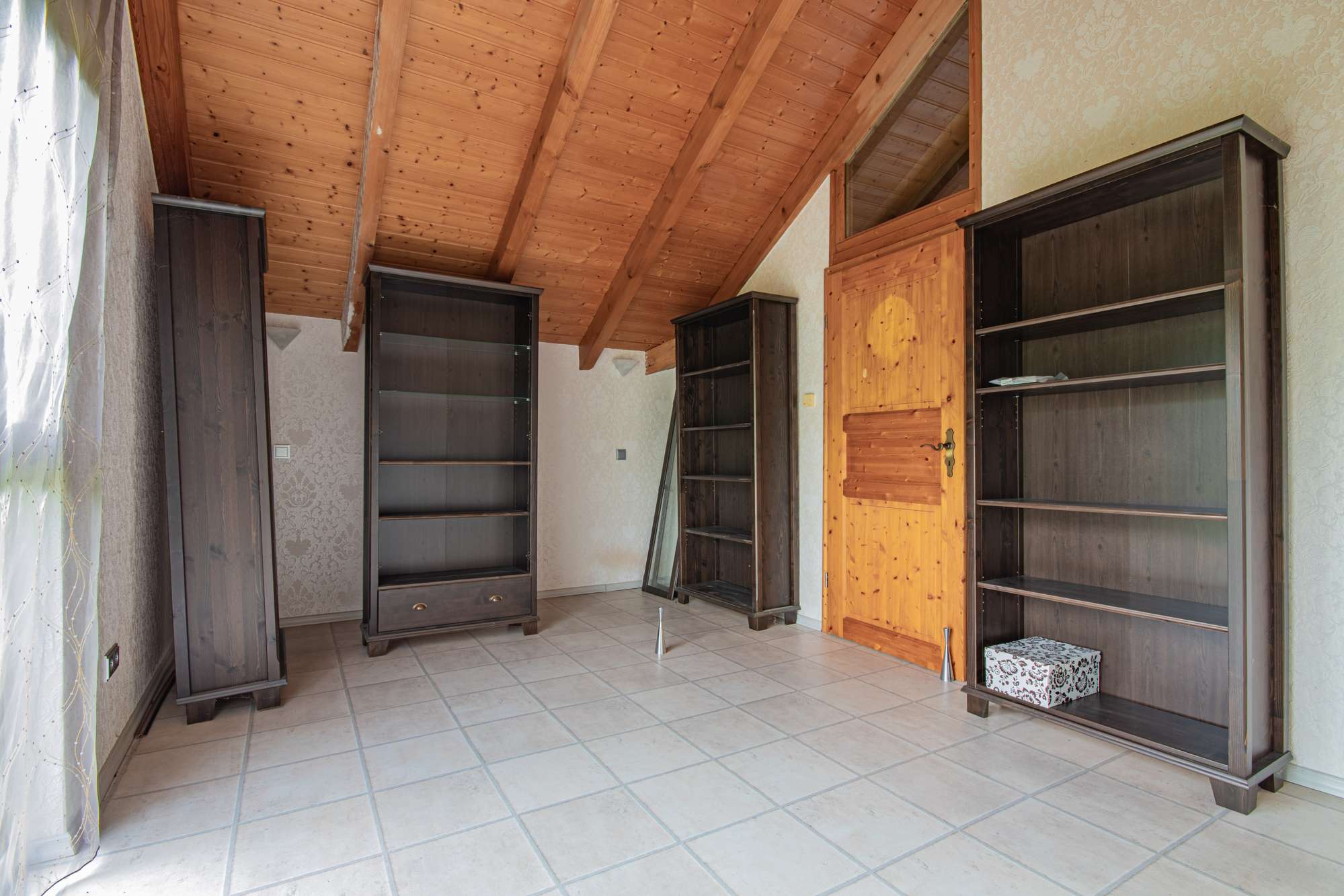 Immobilie in Weilheim - Zwei vielseitig nutzbare Doppelhaushälften mit großem Ausbaupotenzial in Weilheim - Heubach - Bild 18