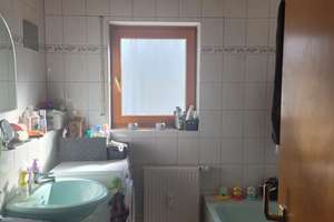 Ruhiges Wohnen  – moderne 4-Zimmer-Wohnung in Stadtrandslage – Die vollständige Adresse der Immobilie erhältst du vom Anbieter., 72762 Reutlingen-Mitte, Reutlingen – Vorschaubild 9