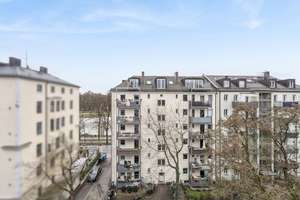 Top Lage mit Aussicht auf die Isar! 2-Zimmer-Dachgeschosswohnung in einzigartiger Lage in München – Die vollständige Adresse der Immobilie erhältst du vom Anbieter., 80469 Glockenbach, München – Vorschaubild 3