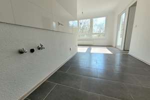 Frisch renovierte 3-Zimmer-Wohnung mit Balkon und Aufzug! – Philosophenweg 4, 45279 Freisenbruch, Essen – Vorschaubild 5
