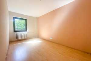 Golzheim: Lichtdurchflutete und effektiv aufgeteilte Familienwohnung + Balkon & Garten in Rheinnähe! – Düsseldorf – Vorschaubild 12