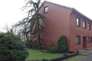 Großes Wohnhaus mit Garten zu vermieten in Löningen Böen