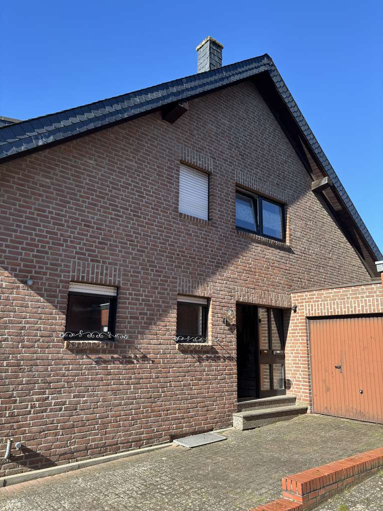 Immobilie in Erkelenz - Doppelhaushälfte als Zweifamilienhaus, schöne Lage in Keyenberg - Bild 1