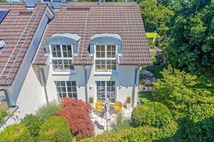 Traumhafte Doppelhaushälfte mit uneinsehbarem Garten, Kamin & Sauna
