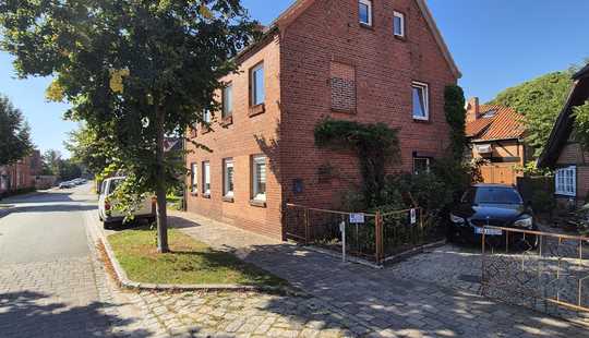 Bild von Ein-/ Zweifamilienhaus mit Pool in der nds. Elbtalaue