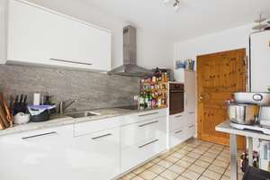 Tolles Einfamilienhaus mit separater Wohnung im Anbau und Garage in zentraler Lage von Oestrich – Die vollständige Adresse der Immobilie erhältst du vom Anbieter., 65375 Oestrich-Winkel – Vorschaubild 9