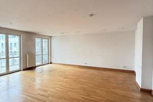 Bezugsfrei! 3 Zi.-Whg mit Aufzug, Balkon und inkl. 2 TG Stellplätzen  zu verkaufen – Die vollständige Adresse der Immobilie erhältst du vom Anbieter., 10179 Mitte (Ortsteil), Berlin – Vorschaubild 2