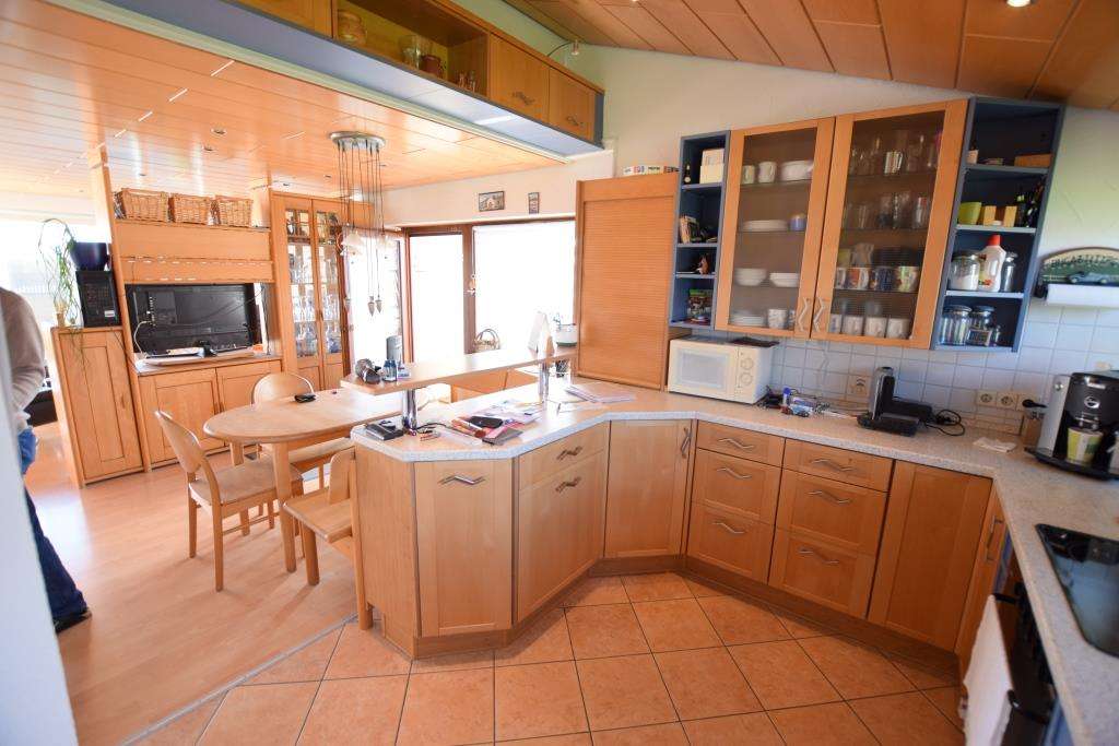 Immobilie in Meßkirch - Großzügiges 2-3 Familienhaus in ruhiger und grüner Lage eines kl. Ortsteils zw. Stockach-Meßkirch. - Bild 1