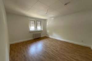 Großzügig geschnittene, voll renovierte 3-Zimmer-Wohnung mit modernem Dusch-Wannen-Bad – Dieckerstraße 6, 46047 Schlad, Oberhausen – Vorschaubild 3