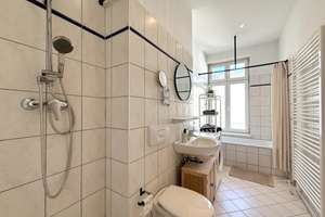 Traumhafte Altbauwohnung vollständig möbliert mit Balkon – Wichertstraße 72, 10439 Prenzlauer Berg, Berlin – Vorschaubild 28