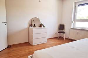 Maisonettewohnung mit zusätzlichem Wohnbereich und TG-Stellplatz in München-Allach – Bergetstraße 12, 80997 Allach, München – Vorschaubild 2