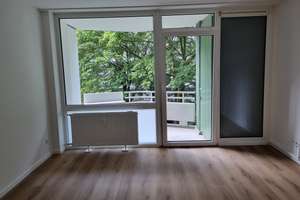 Komplett modernisiertes 1-Zimmer-Apartment mit Balkon in Köln-Zollstock – Bremsstraße 2, 50969 Zollstock, Köln – Vorschaubild 3
