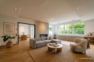Bungalow im Dichterviertel mit uneinsehbarem Garten und Swimmingpool im Haus