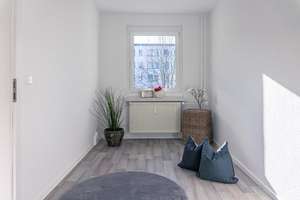 4-Raum-Wohnung mit Balkon in familienfreundlicher Umgebung – Ernst-Enge-Str. 112, 9127 Gablenz, Chemnitz – Vorschaubild 3