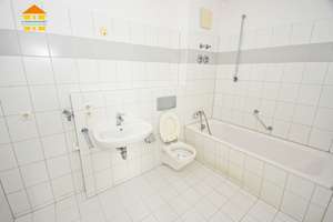 Moderne Dachgeschosswohnung mit Aufzug und guter Raumaufteilung! – Gießerstraße 31, 9130 Sonnenberg, Chemnitz – Vorschaubild 7