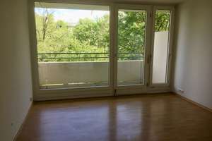 Stilvolles 1-Zi-Aptm mit Balkon, EBK, Schwimmbad – Johann-Clanze Str. 43, 81369 Mittersendling, München – Vorschaubild 1