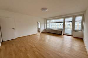 *** renovierte 3 Zimmerwohnung mit saniertem Badezimmer & großem Balkon in Oberkassel *** – 40547 Oberkassel, Düsseldorf – Vorschaubild 3
