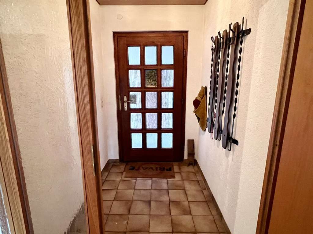 Immobilie in Zeitlarn - Einfamilienhaus mit großem Garten, Garage und Wintergarten - Bild 2