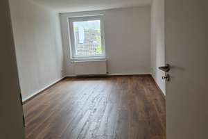 BIK: RENOVIERTE HELLE 2-ZIMMER-WOHNUNG UNTERHALB DER HARDT-ANLAGEN! – Gartenstraße 48, 42107 Elberfeld, Wuppertal – Vorschaubild 2
