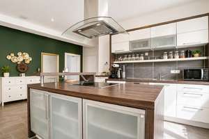 Elegante 4,5-Zimmer-Erdgeschosswohnung mit Garten / Haus-in-Haus-Konzept / Exklusive Ausstattung