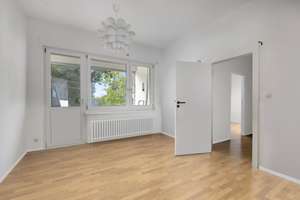 2-Zimmer Wohnung am Bahnhof Lichterfelde Ost I neue Fenster I Loggia
