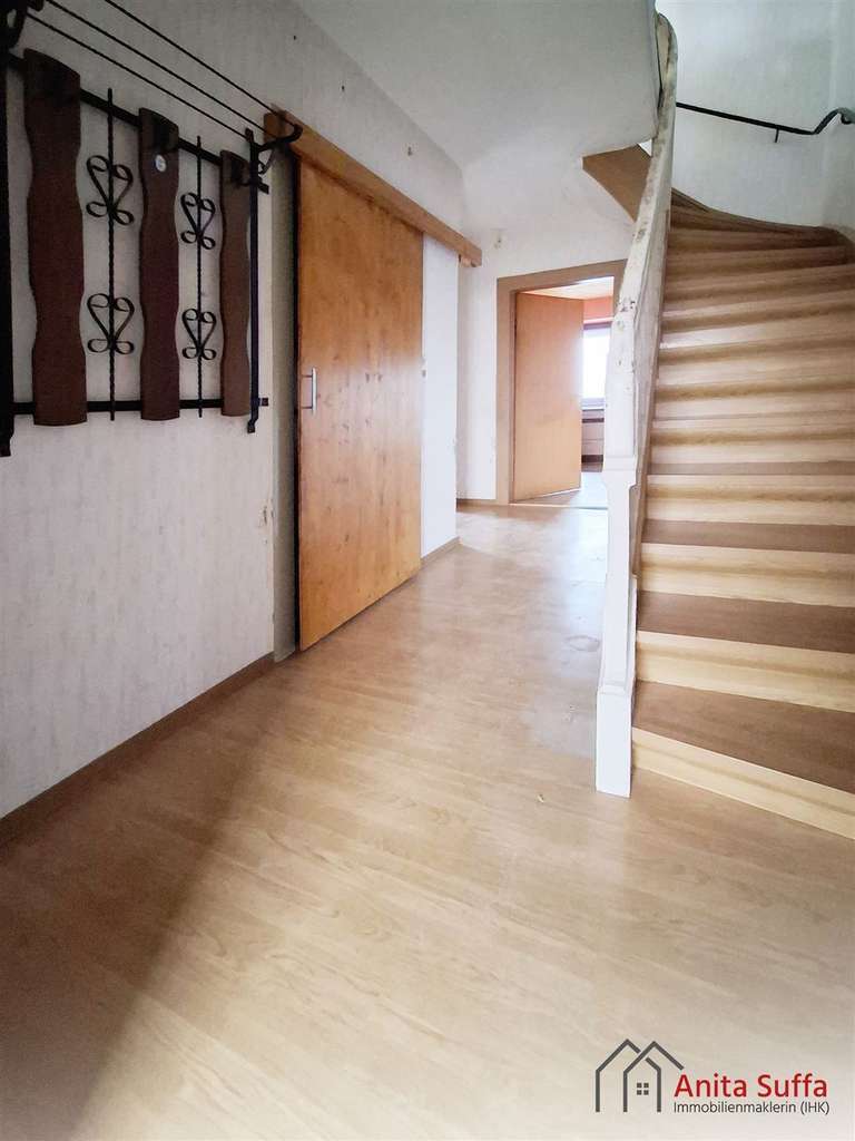 Immobilie in Uffenheim - Zeitlos schön – historische Doppelhaushälfte mit großem Garten und Doppelgarage - Bild 3