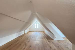 Kernsanierte Dachgeschosswohnung mit Balkon und Galerie in attraktiver Lage von Freudenstadt – Die vollständige Adresse der Immobilie erhältst du vom Anbieter., 72250 Freudenstadt – Vorschaubild 6