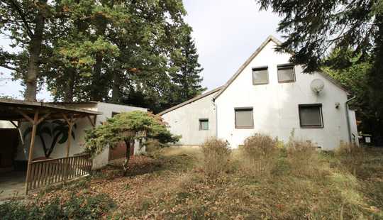 Bild von Sanierungsbedürftiges Einfamilienhaus mit Garten und Garage in Eldingen-Luttern