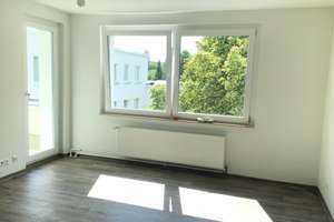 Modernisiert! 3-Zimmer Wohnung mit Balkon in gepflegter Grünanlage