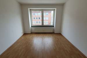 Renovierte 3-Zimmer-Wohnung im 2. OG in Geestemünde mit Balkon und Tageslichtbad, auf Wunsch mit EBK – Georgstraße 56, 27570 Geestemünde, Bremerhaven – Vorschaubild 4