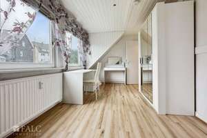 Großzügige 4-Zimmer-Wohnung mit Einbauküche & großem Balkon in Remscheid-Nord – 42857 Hölterfeld, Remscheid – Vorschaubild 5