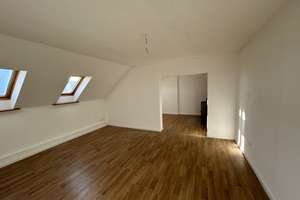 Dein begehbarer Kleiderschrank mit Wohnung drumherum - helle 3-Zimmer im DG – Dzondistraße 3, 6112 Nördliche Innenstadt, Halle (Saale) – Vorschaubild 2