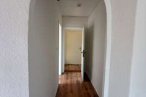 Schöne 4-Zimmer-Wohnung mit Einbauküche in Kiel – Pickertstraße  43a, 24143 Gaarden-Ost, Kiel – Vorschaubild 3