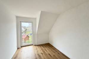 Moderne Doppelhaushälfte mit Wohnkeller und Carport – Wegedorstraße 183B, 12524 Altglienicke, Berlin – Vorschaubild 5