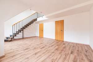Moderne und bezugsfertige Dachgeschosswohnung mit Galerie in Dresden-Pieschen – Die vollständige Adresse der Immobilie erhältst du vom Anbieter., 1127 Pieschen-Süd, Dresden – Vorschaubild 1