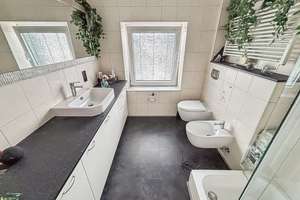 Top-gepflegtes, modernisiertes und individuell nutzbares freistehendes 4-Parteienhaus in Sprockhövel – Die vollständige Adresse der Immobilie erhältst du vom Anbieter., 45549 Sprockhövel – Vorschaubild 5