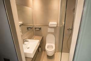 Modern möbliertes City-Apartment mit hochwertigem Bad in zentraler Lage in Karlsruhe – Kriegstr. 51, 76133 Innenstadt-West, Karlsruhe – Vorschaubild 4