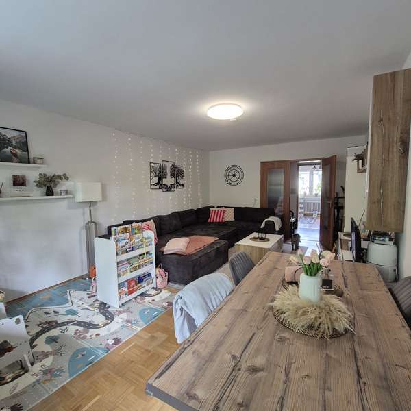 *** helle und schöne 3-Zimmer-Wohnung mit Balkon ***