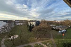 Frisch saniert & ganz oben: Hier wohnt die kleine Familie mit großem Ausblick! – Gerhart-Hauptmann-Straße 17, 47226 Rheinhausen-Mitte, Duisburg – Vorschaubild 9
