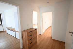 Helle 3-Zimmer-Dachgeschosswohnung mit Weinbergblick in Würzburg-Heidingsfeld – Die vollständige Adresse der Immobilie erhältst du vom Anbieter., 97084 Heidingsfeld, Würzburg – Vorschaubild 3