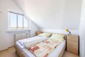 Bezugsfreie Dachgeschosswohnung mit schöner Wohnatmosphäre und TG-Einzelstellplatz – Die vollständige Adresse der Immobilie erhältst du vom Anbieter., 81829 Trudering-Riem (Ortsteil), München – Vorschaubild 9